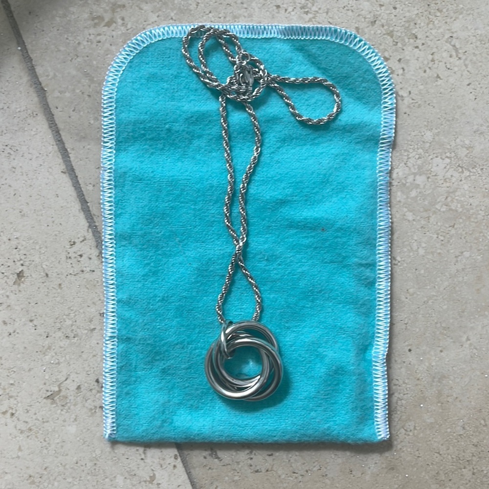 Sterling silver interlacing eternal love necklace
